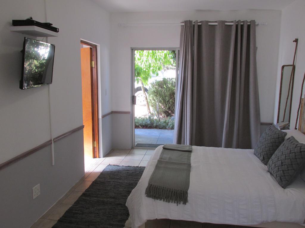 לאנגבאן Due South Guest House מראה חיצוני תמונה