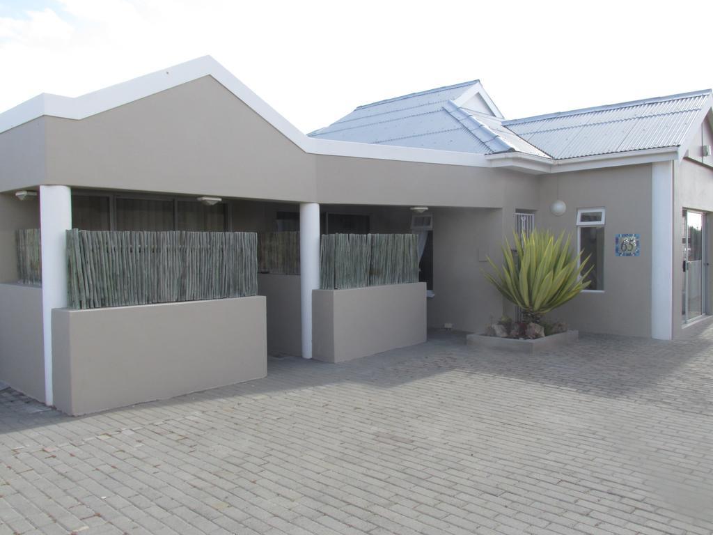 לאנגבאן Due South Guest House מראה חיצוני תמונה